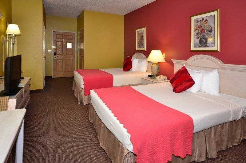 Best Western Plus Des Moines West Inn & Suites Clive Номер фото
