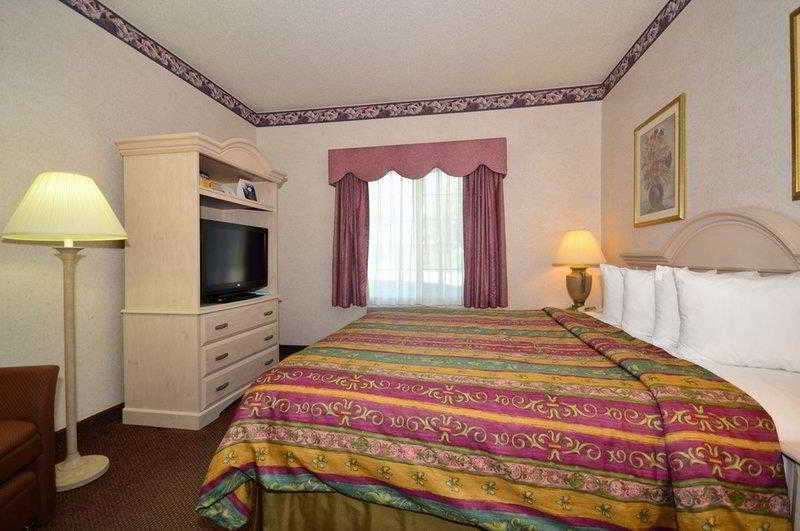 Best Western Plus Des Moines West Inn & Suites Clive Номер фото