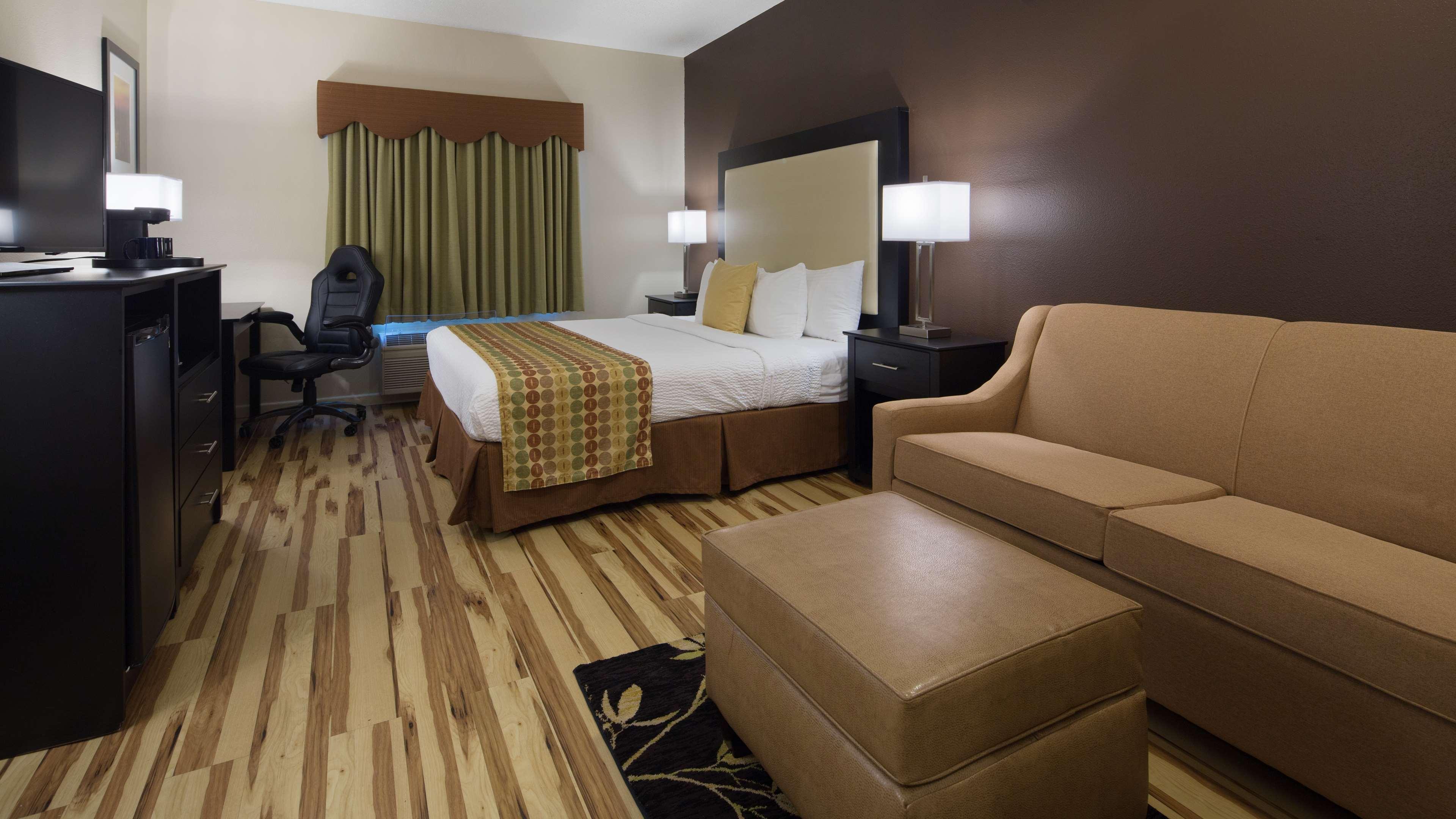 Best Western Plus Des Moines West Inn & Suites Clive Екстер'єр фото