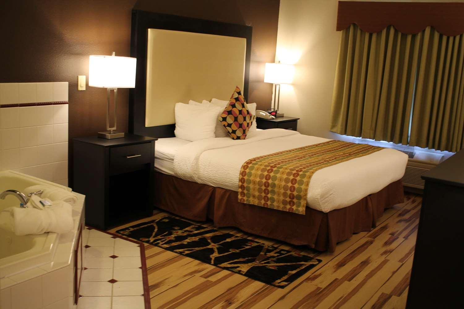 Best Western Plus Des Moines West Inn & Suites Clive Екстер'єр фото