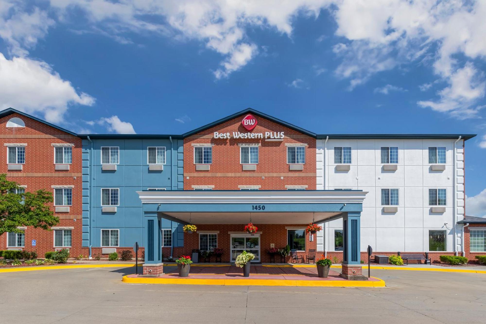 Best Western Plus Des Moines West Inn & Suites Clive Екстер'єр фото