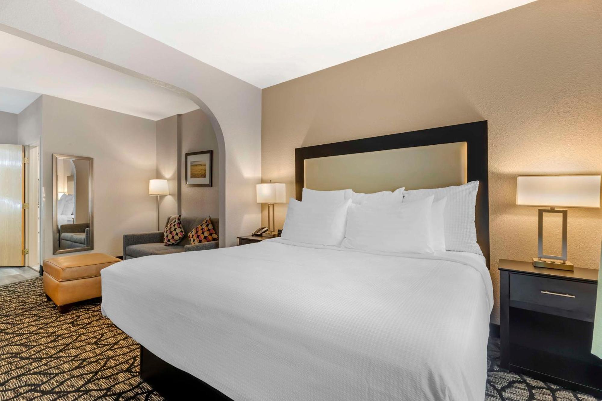 Best Western Plus Des Moines West Inn & Suites Clive Екстер'єр фото