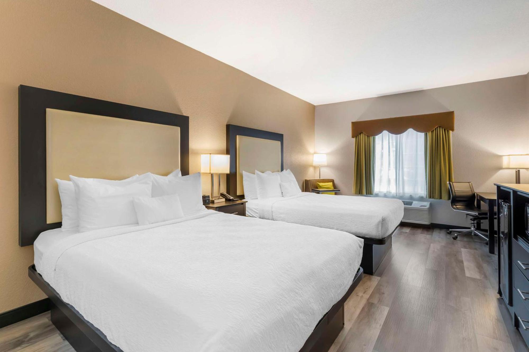 Best Western Plus Des Moines West Inn & Suites Clive Екстер'єр фото