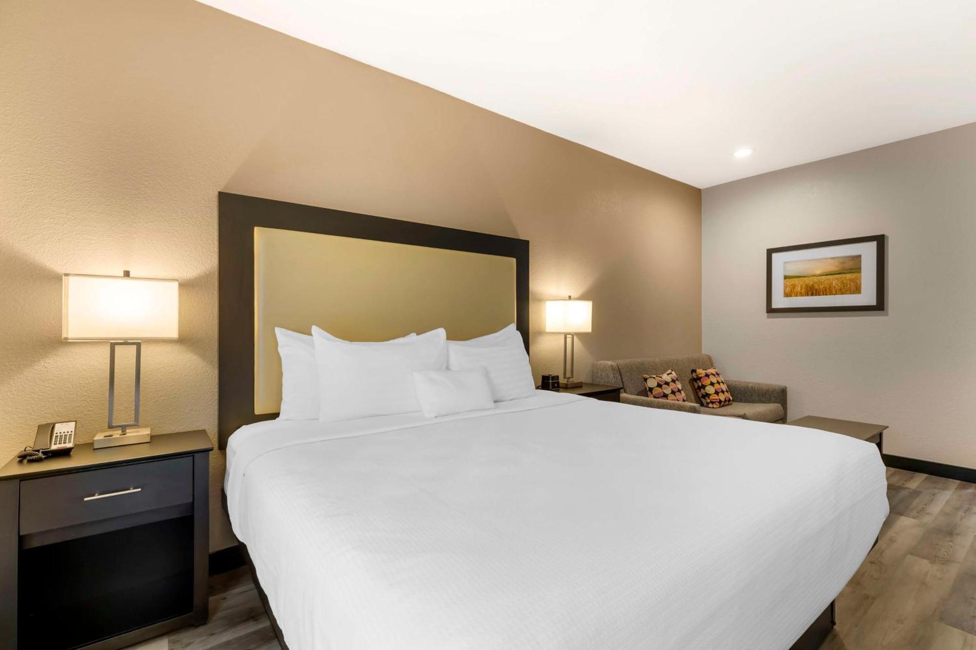 Best Western Plus Des Moines West Inn & Suites Clive Екстер'єр фото
