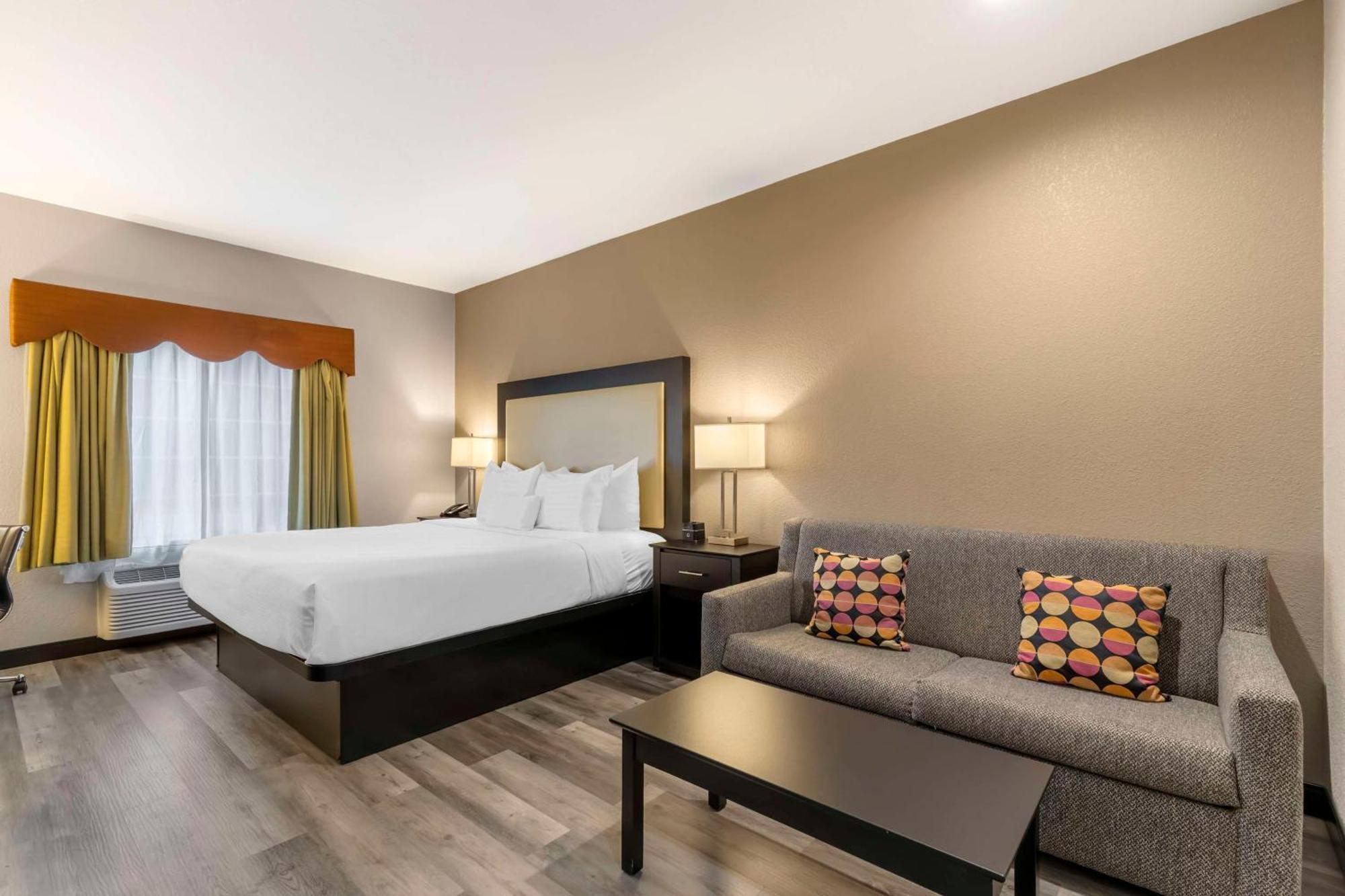 Best Western Plus Des Moines West Inn & Suites Clive Екстер'єр фото