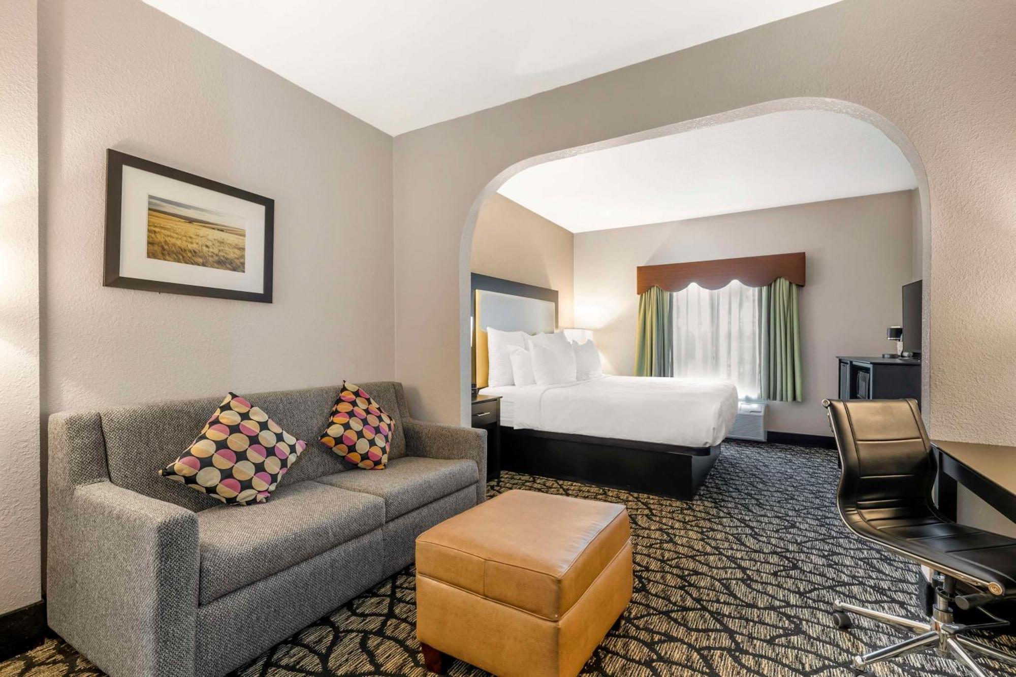 Best Western Plus Des Moines West Inn & Suites Clive Екстер'єр фото