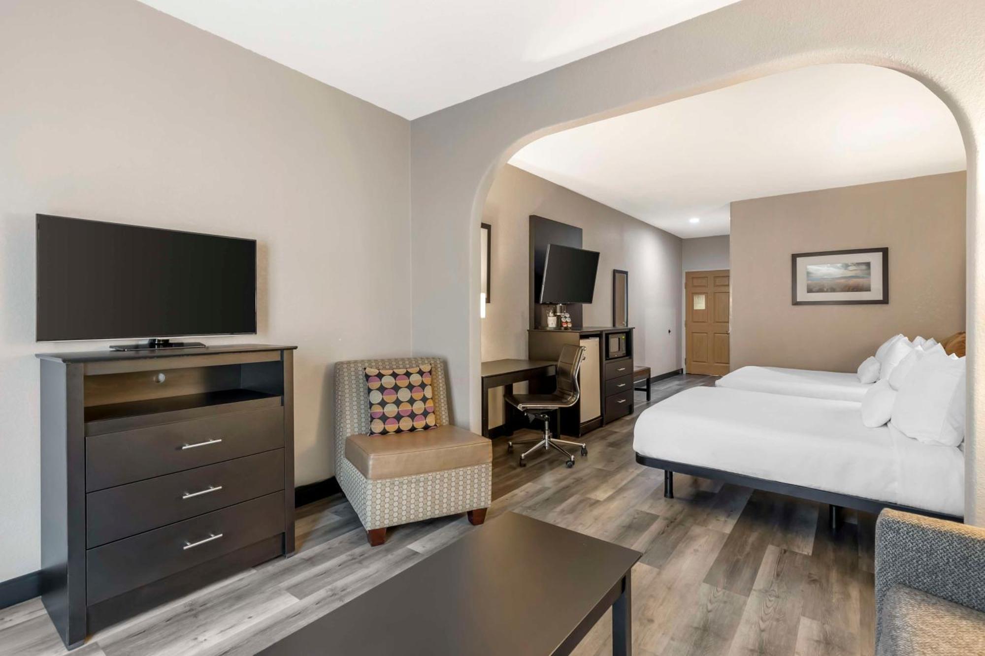 Best Western Plus Des Moines West Inn & Suites Clive Екстер'єр фото