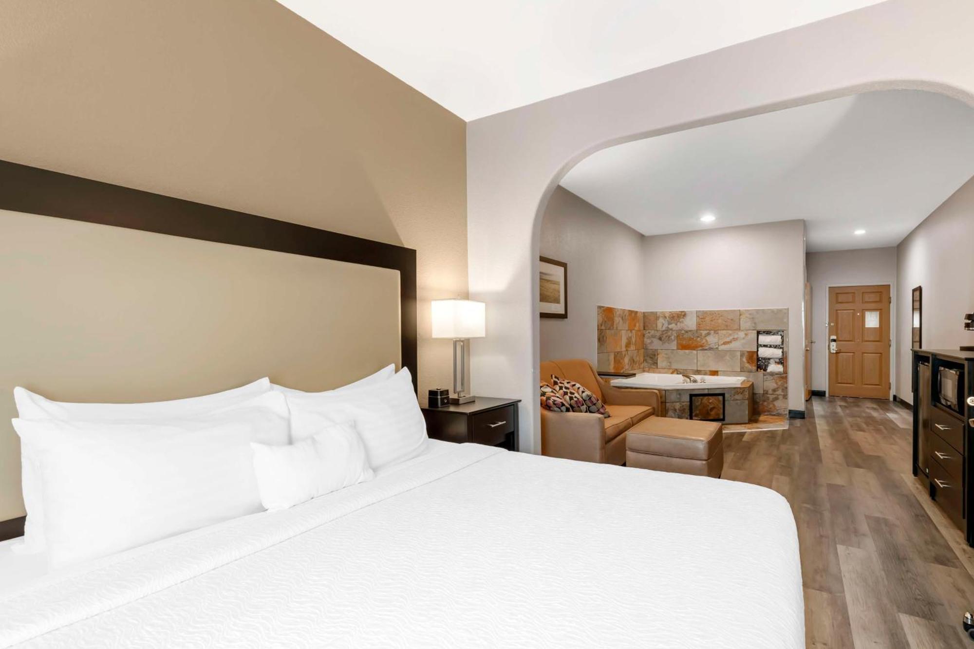 Best Western Plus Des Moines West Inn & Suites Clive Екстер'єр фото
