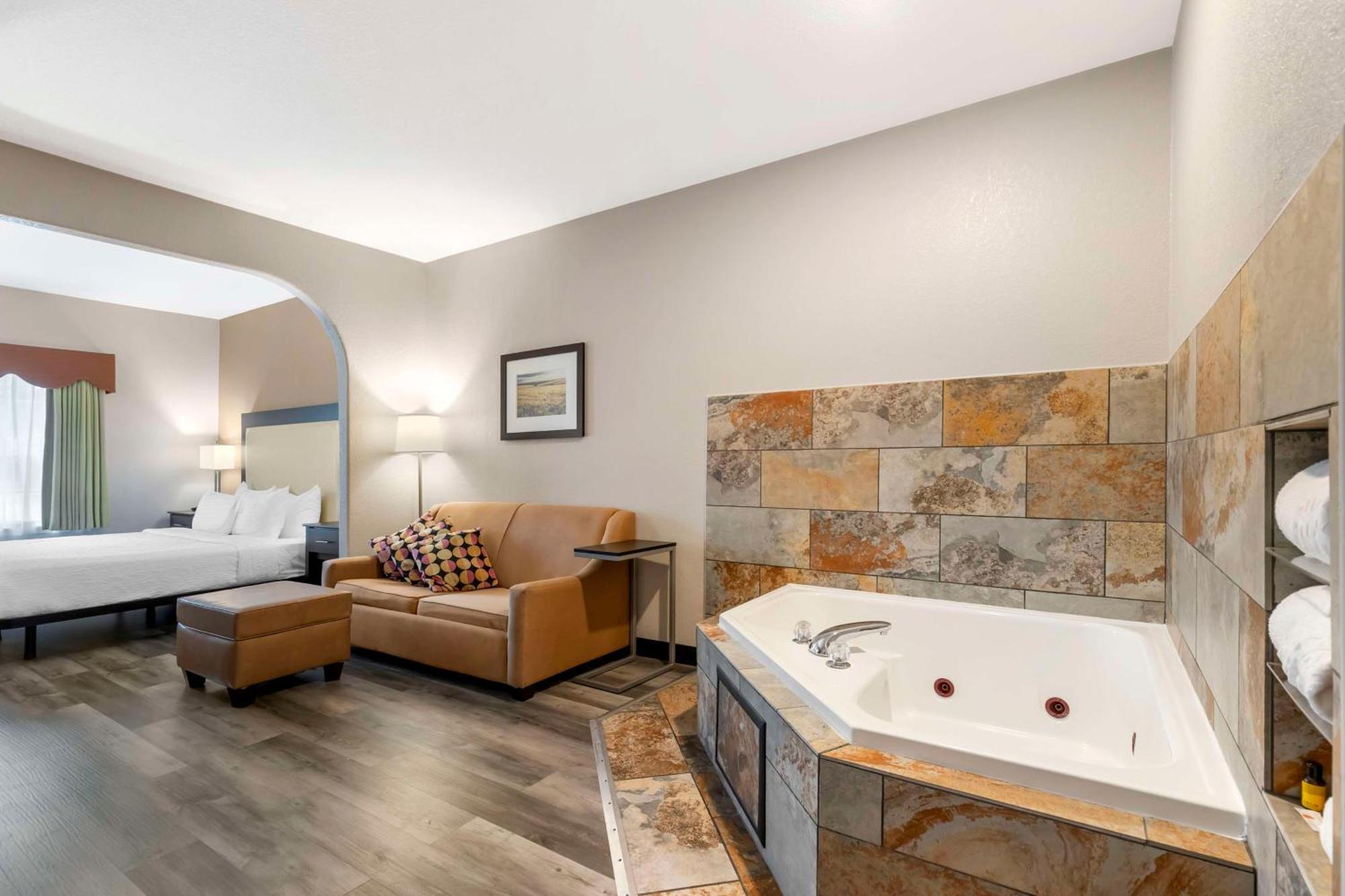 Best Western Plus Des Moines West Inn & Suites Clive Екстер'єр фото