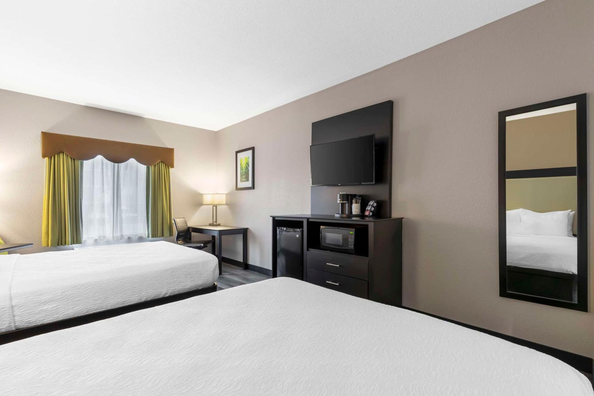 Best Western Plus Des Moines West Inn & Suites Clive Екстер'єр фото