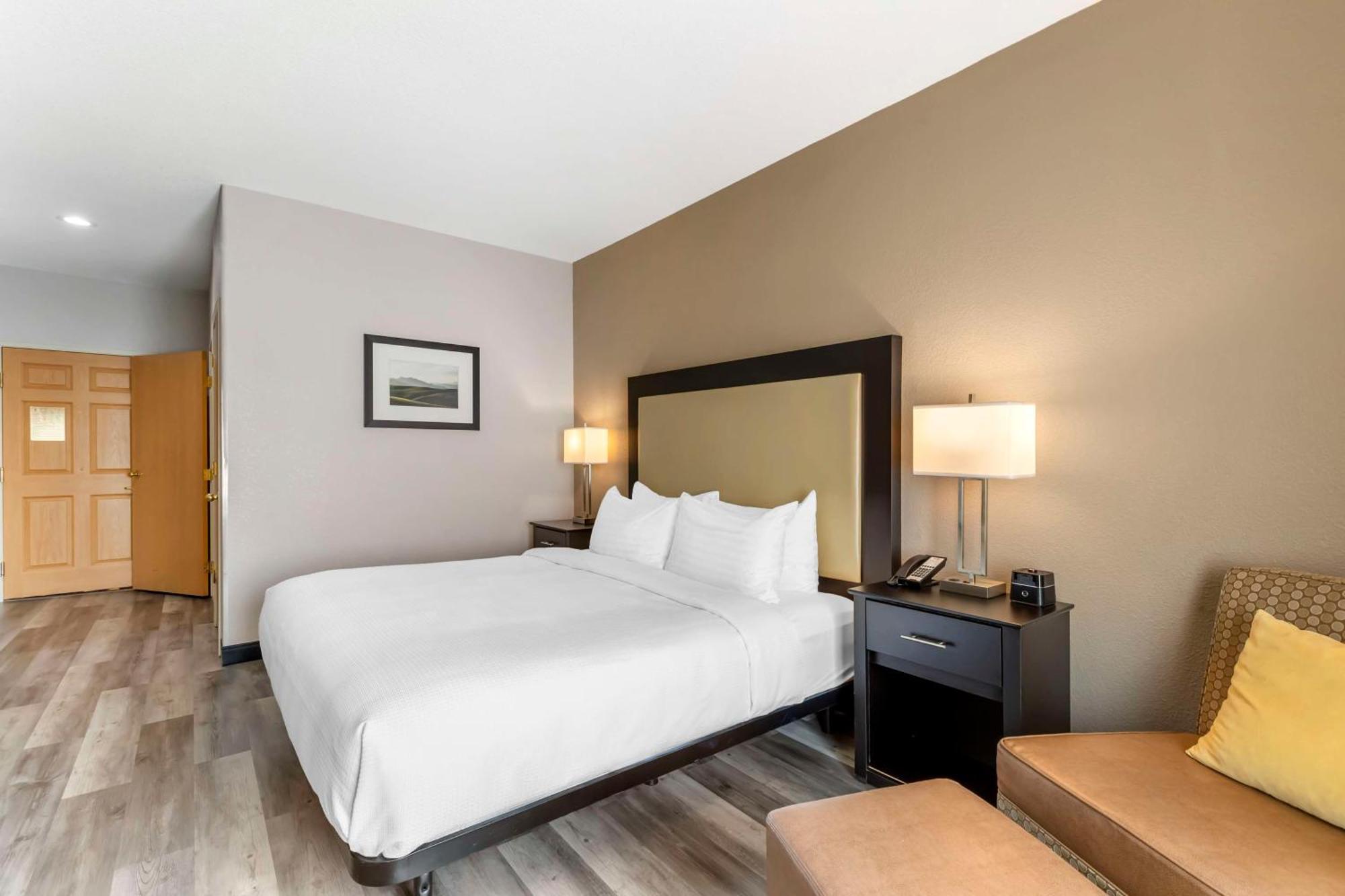Best Western Plus Des Moines West Inn & Suites Clive Екстер'єр фото