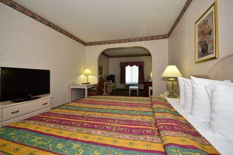Best Western Plus Des Moines West Inn & Suites Clive Екстер'єр фото
