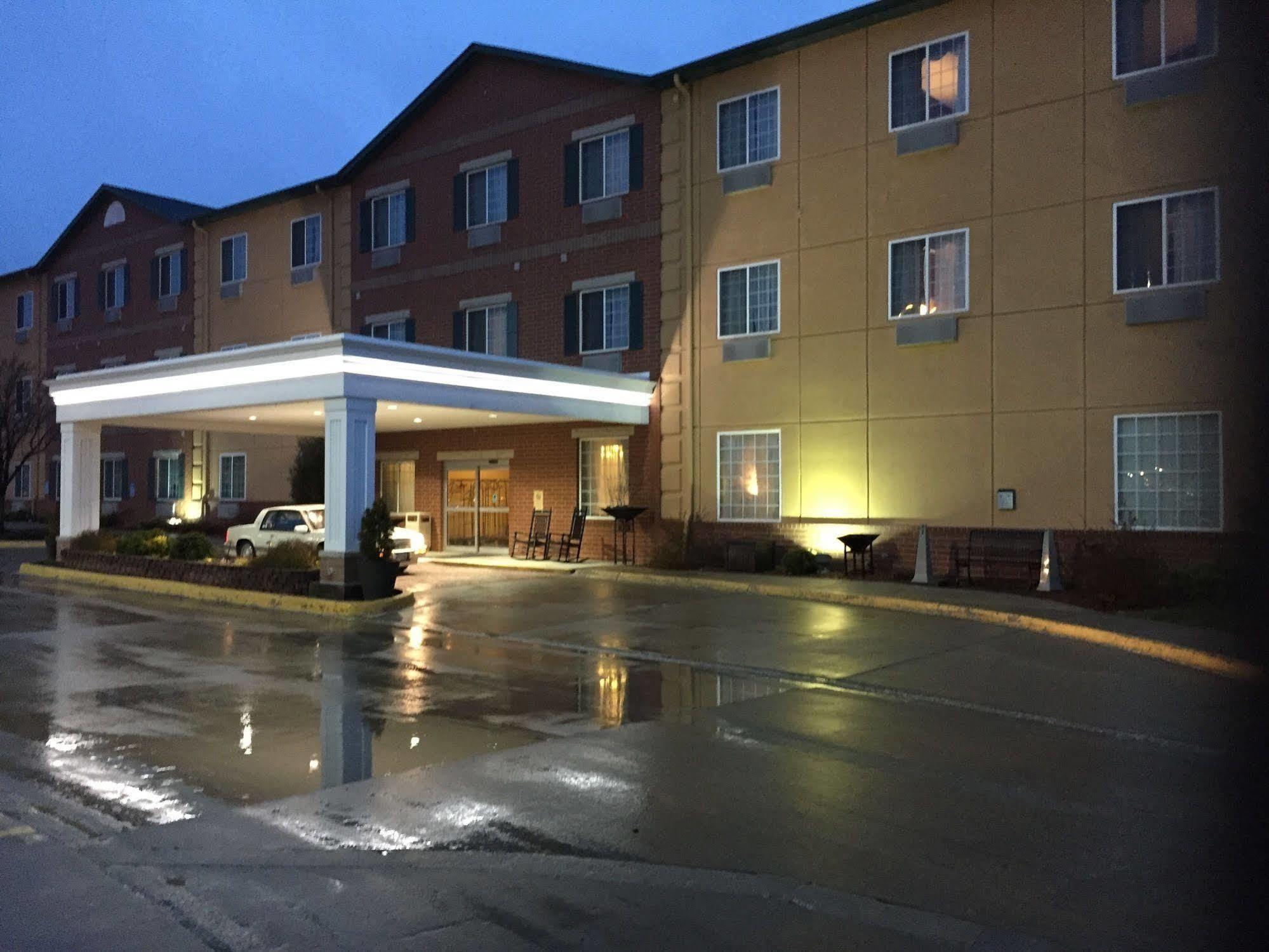 Best Western Plus Des Moines West Inn & Suites Clive Екстер'єр фото