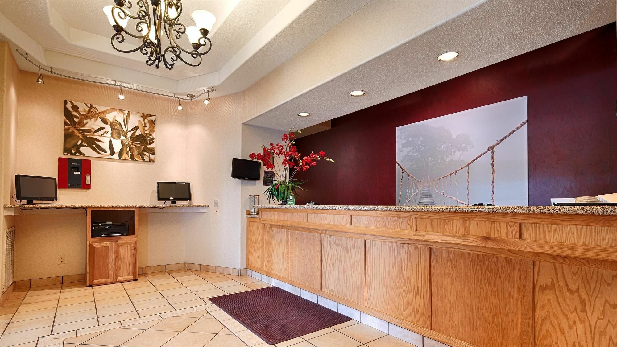 Best Western Plus Des Moines West Inn & Suites Clive Екстер'єр фото